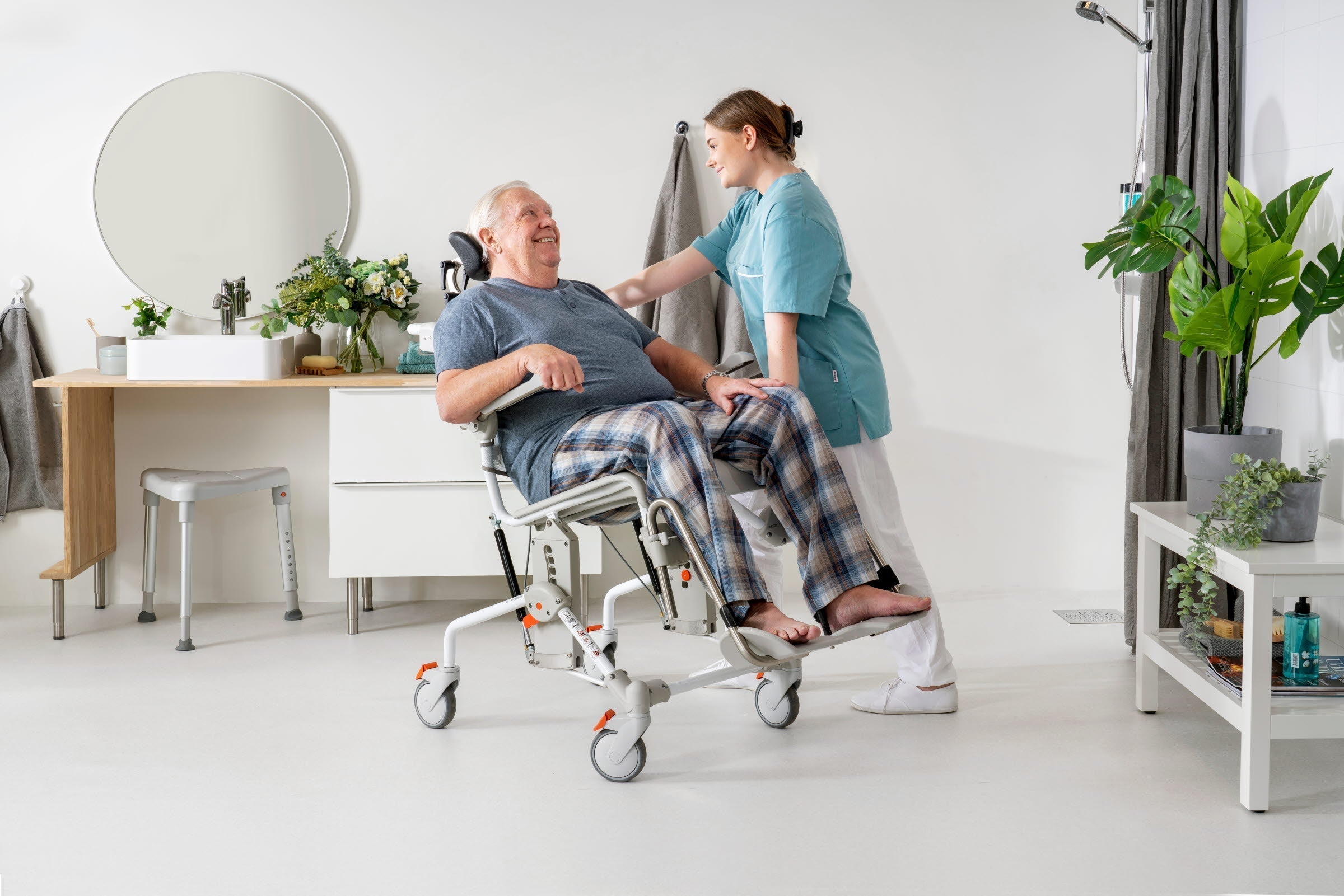 The Clinical Benefits of Bath Safety Products + Product Recommendations